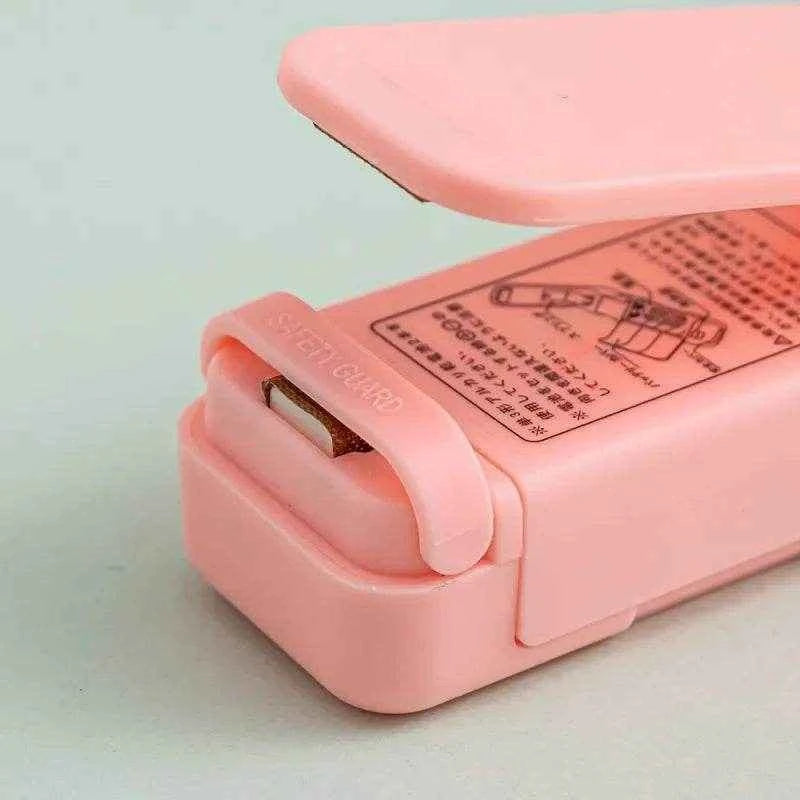 FreshLock™ – Mini Heat Sealer for Plastic Food Bags - PRO COOK GEAR
